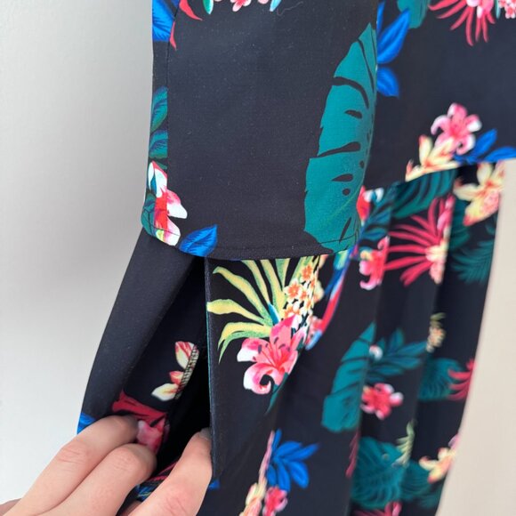 Simons | Contemporaine Sleeveless Tropical Floral Jumpsuit - Size 14 - Picture 9 of 16